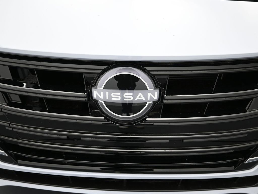 New 2025 Nissan Versa SV w/ Trunk Package FWD image 27