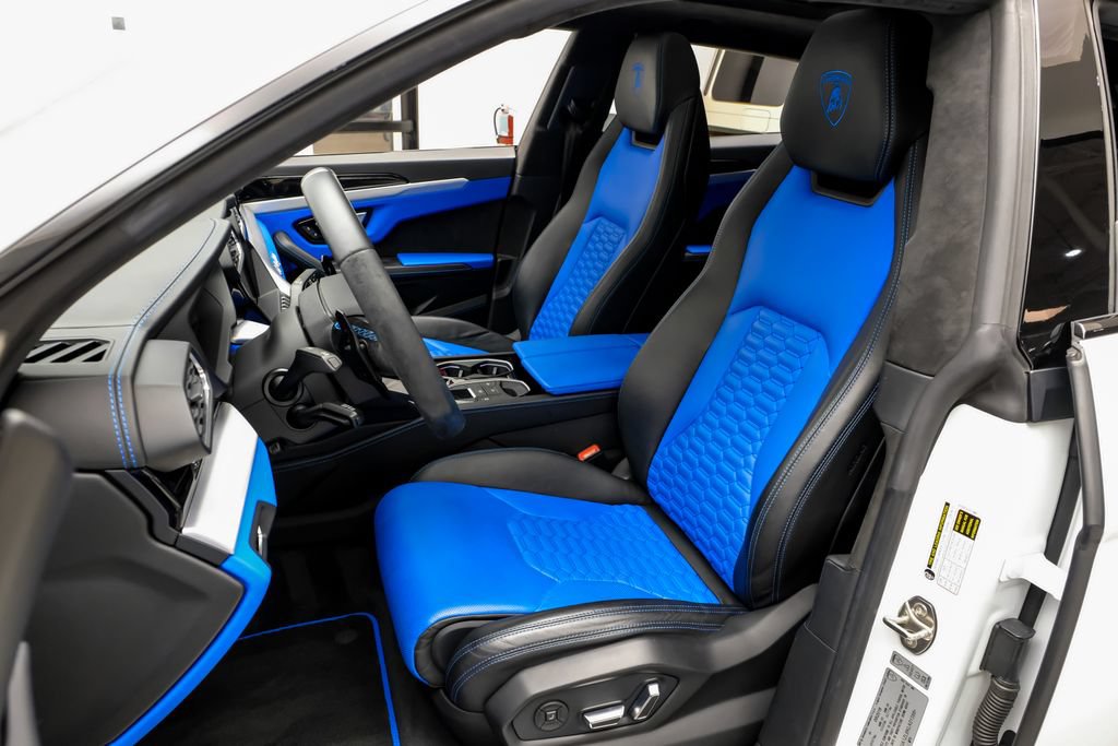 Used 2019 Lamborghini Urus AWD/4WD image 33
