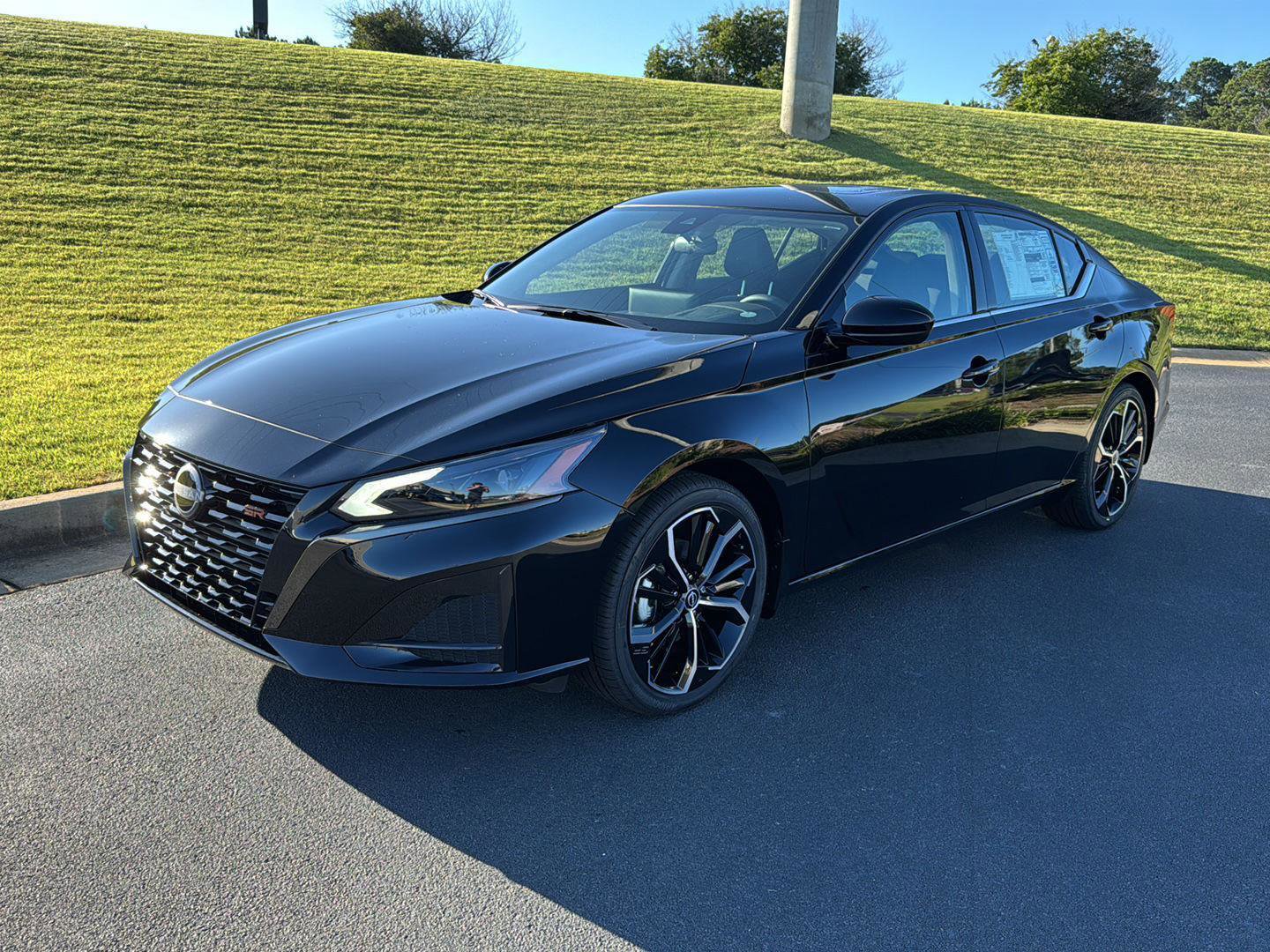 New 2025 Nissan Altima 2.5 SR