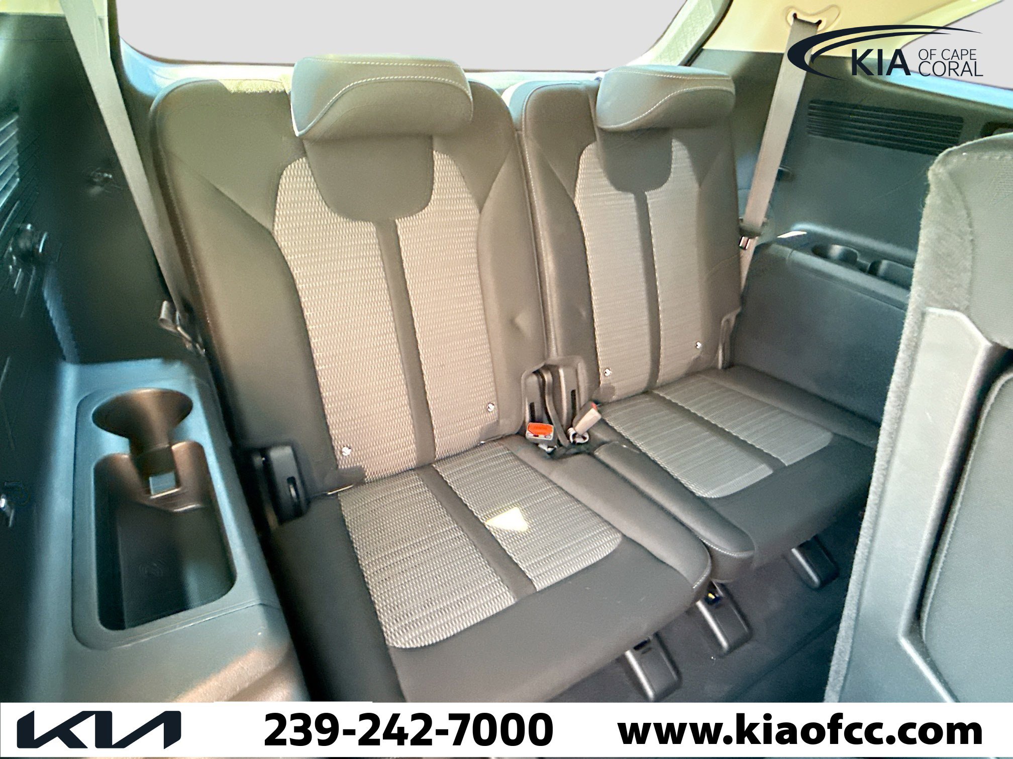 Certified 2025 Kia Sorento LX image 19