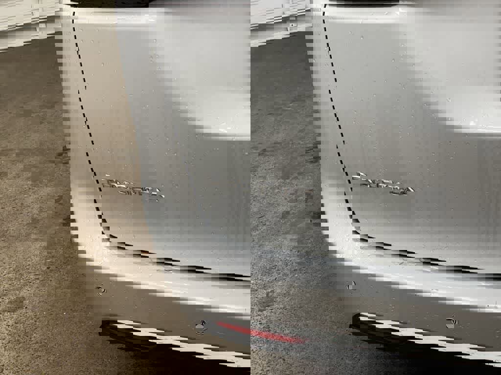 Used 2024 Chrysler Pacifica Touring-L image 10