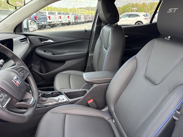 New 2026 Buick Encore GX Sport Touring image 5
