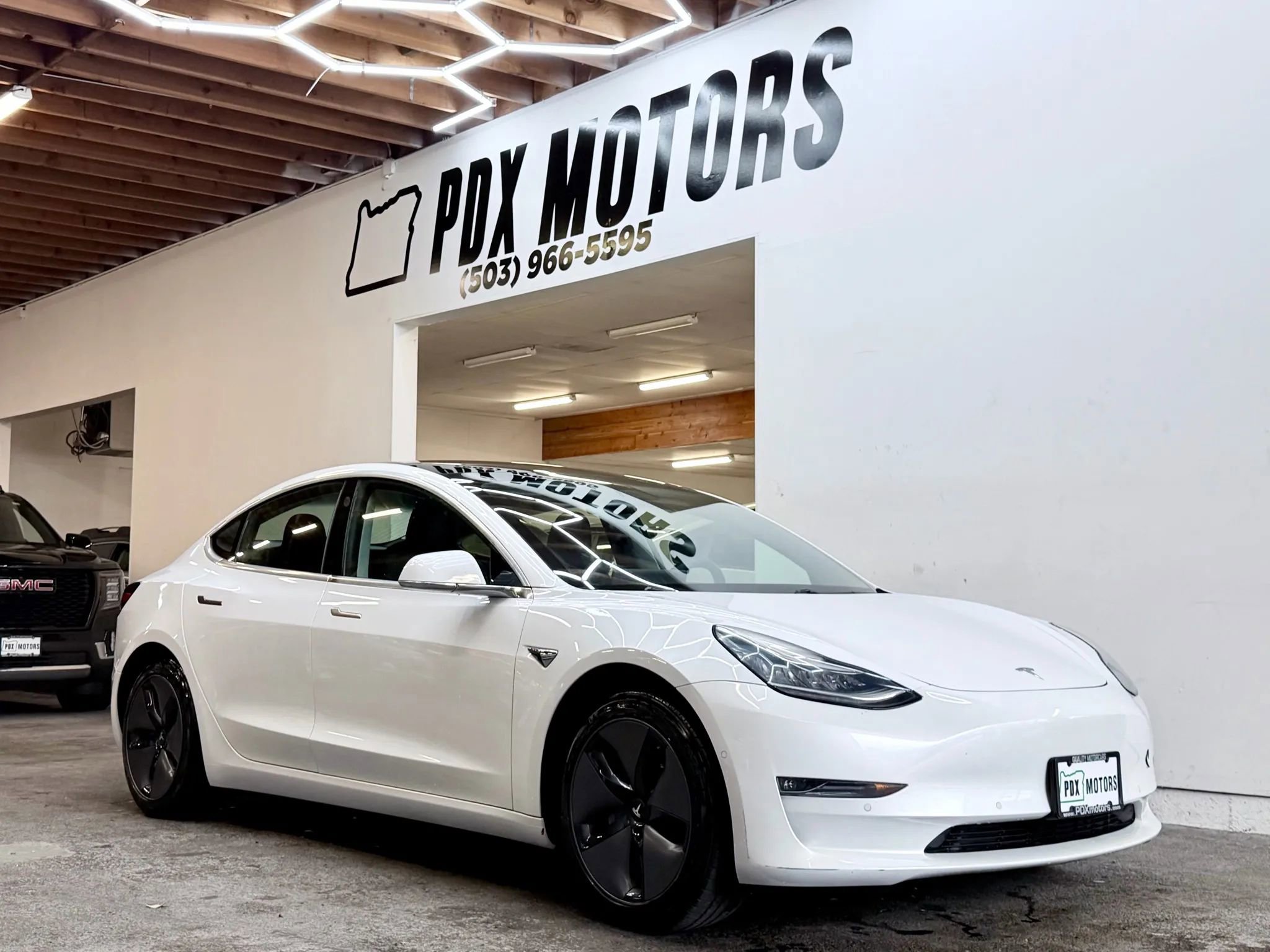 Used 2018 Tesla Model 3 Long Range image 1