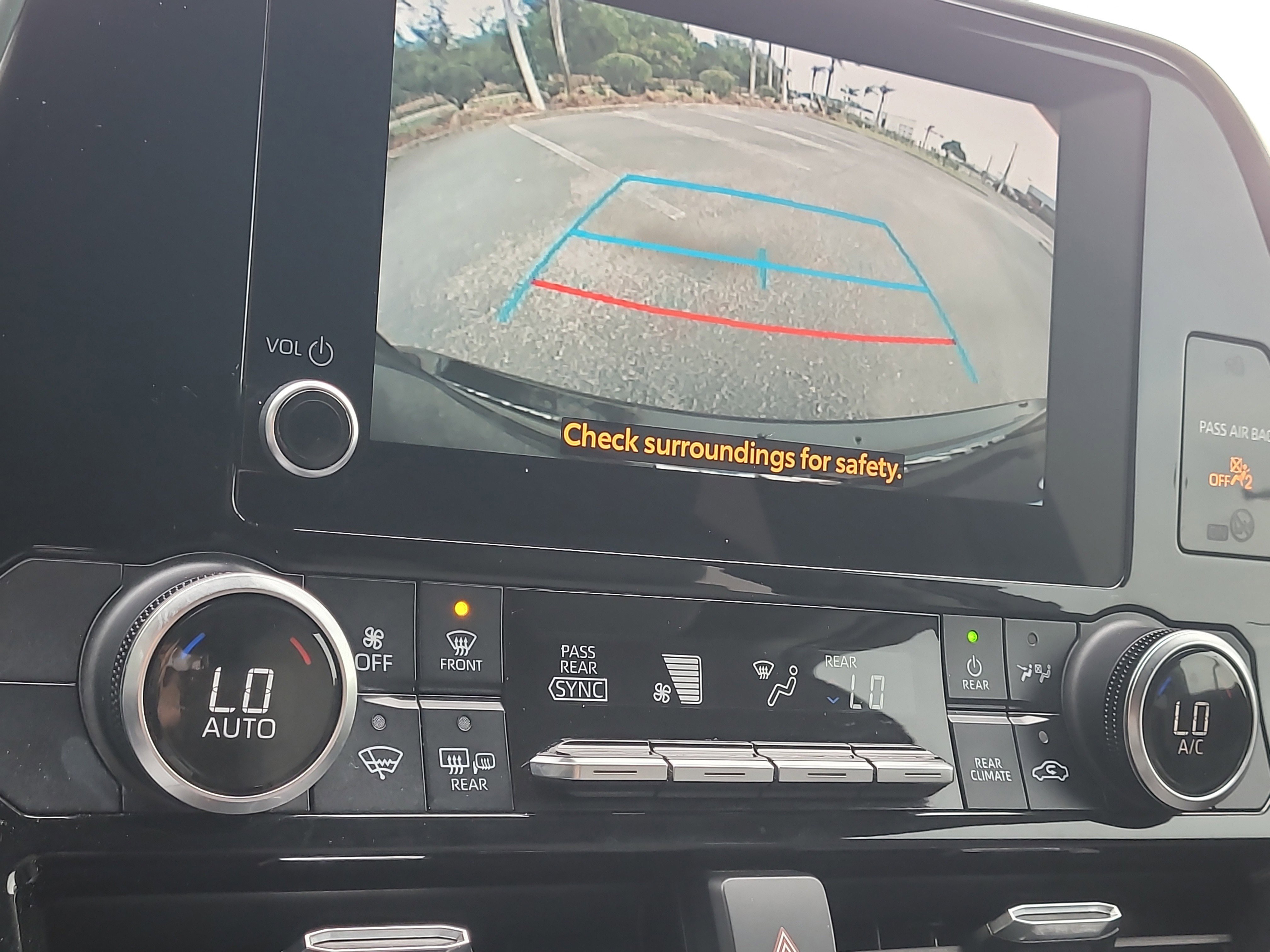 Used 2023 Toyota Highlander L FWD image 26