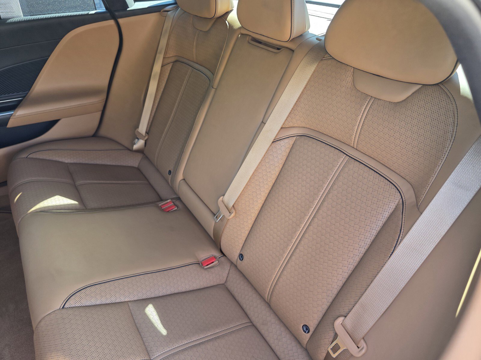 Used 2022 Lucid Air Grand Touring image 16