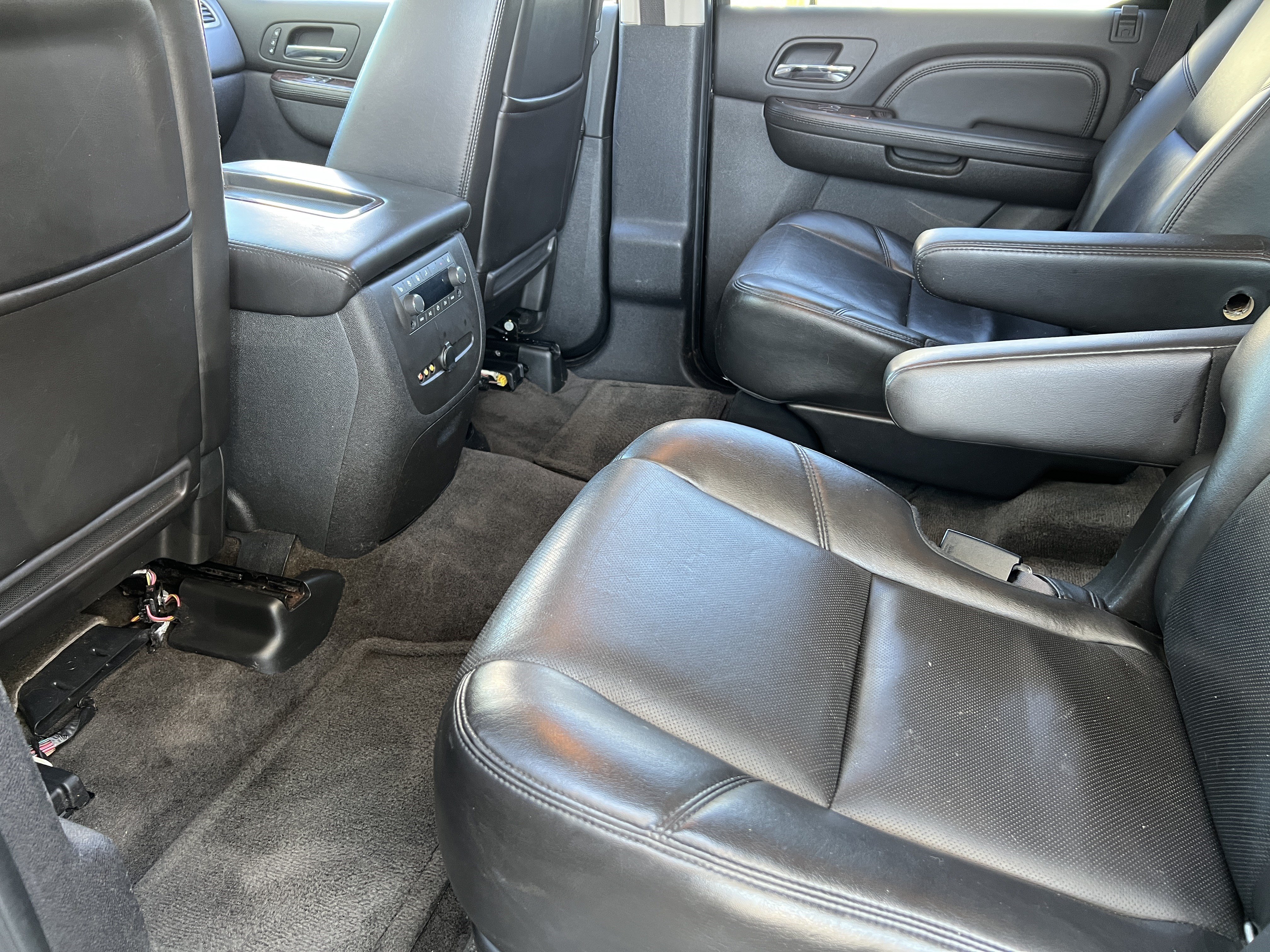 Used 2010 GMC Yukon Denali AWD/4WD image 14
