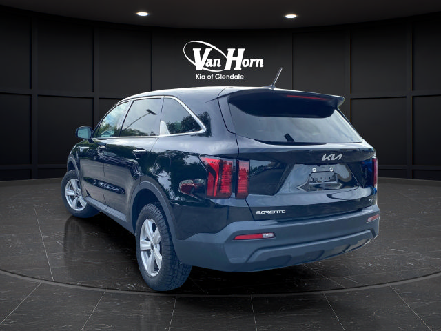 Used 2023 Kia Sorento LX AWD/4WD image 5