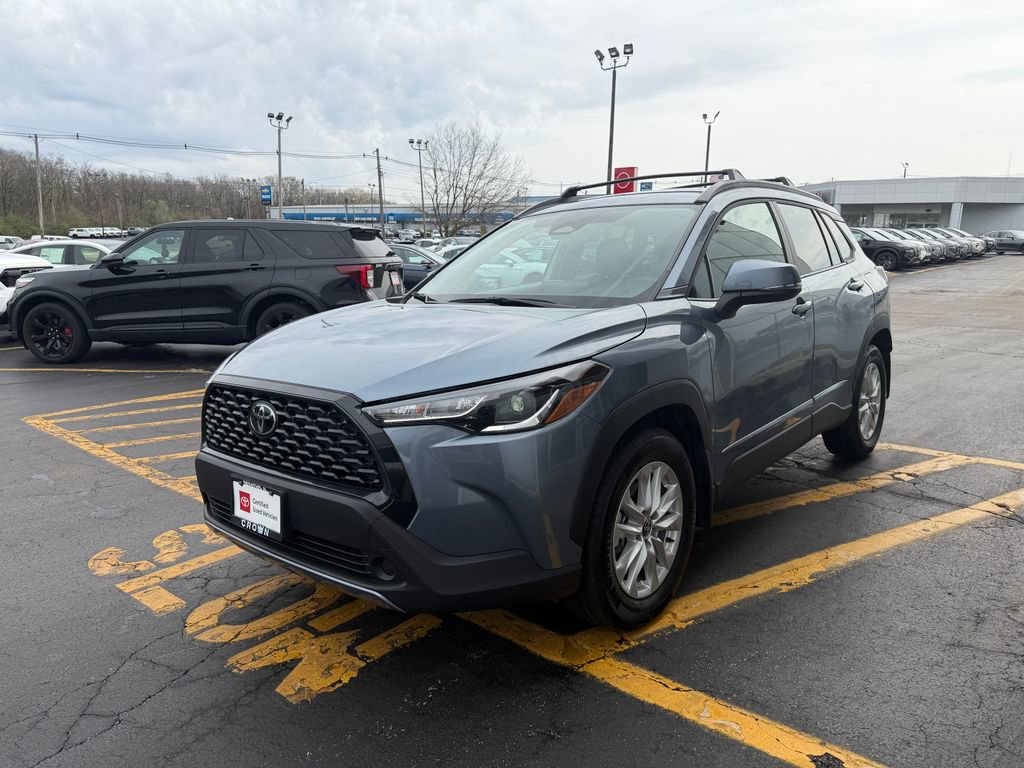Used 2023 Toyota Corolla Cross LE image 9