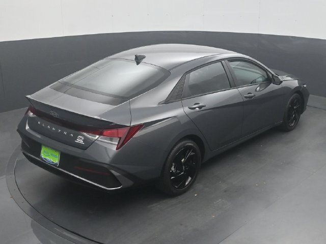 Used 2026 Hyundai Elantra Sport FWD image 30