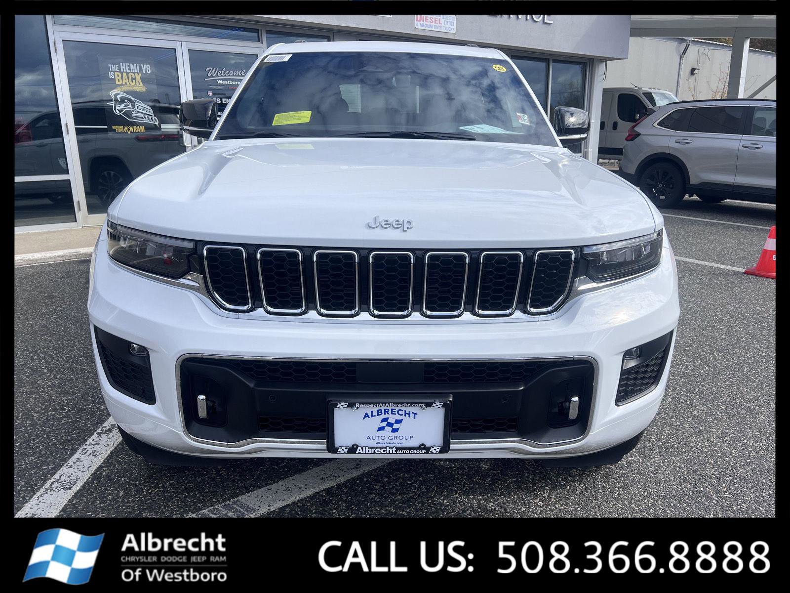 New 2025 Jeep Grand Cherokee Overland w/ Luxury Tech Group IV image 8