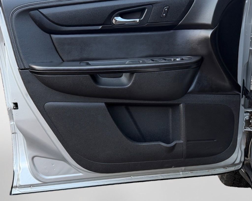 Used 2016 GMC Acadia SLE image 14