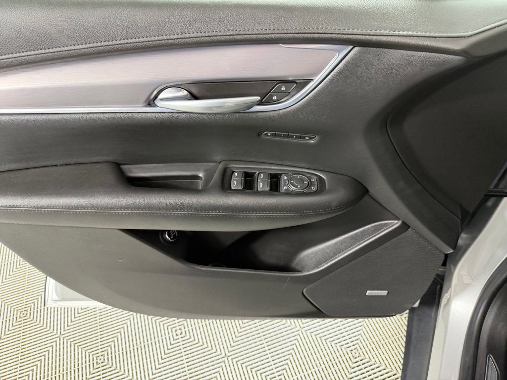 Used 2018 Cadillac XT5 Luxury image 11