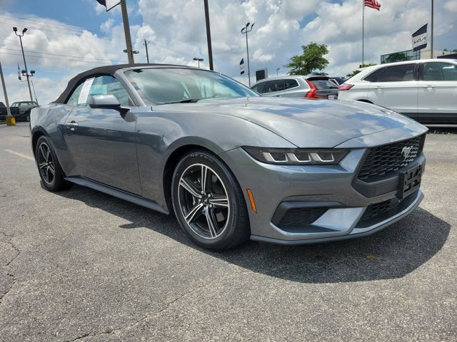 Used 2025 Ford Mustang Premium RWD image 23