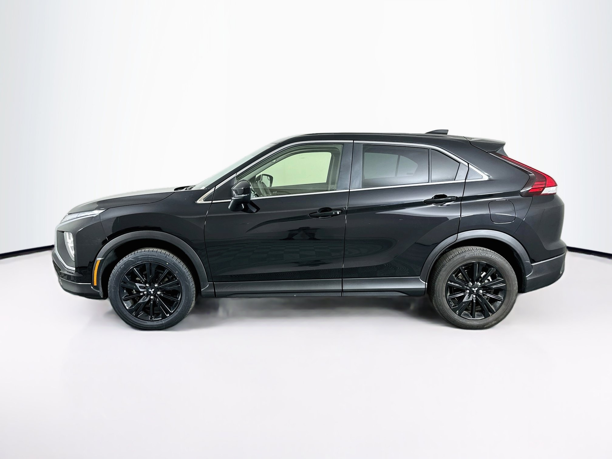 Used 2024 Mitsubishi Eclipse Cross LE AWD/4WD image 4