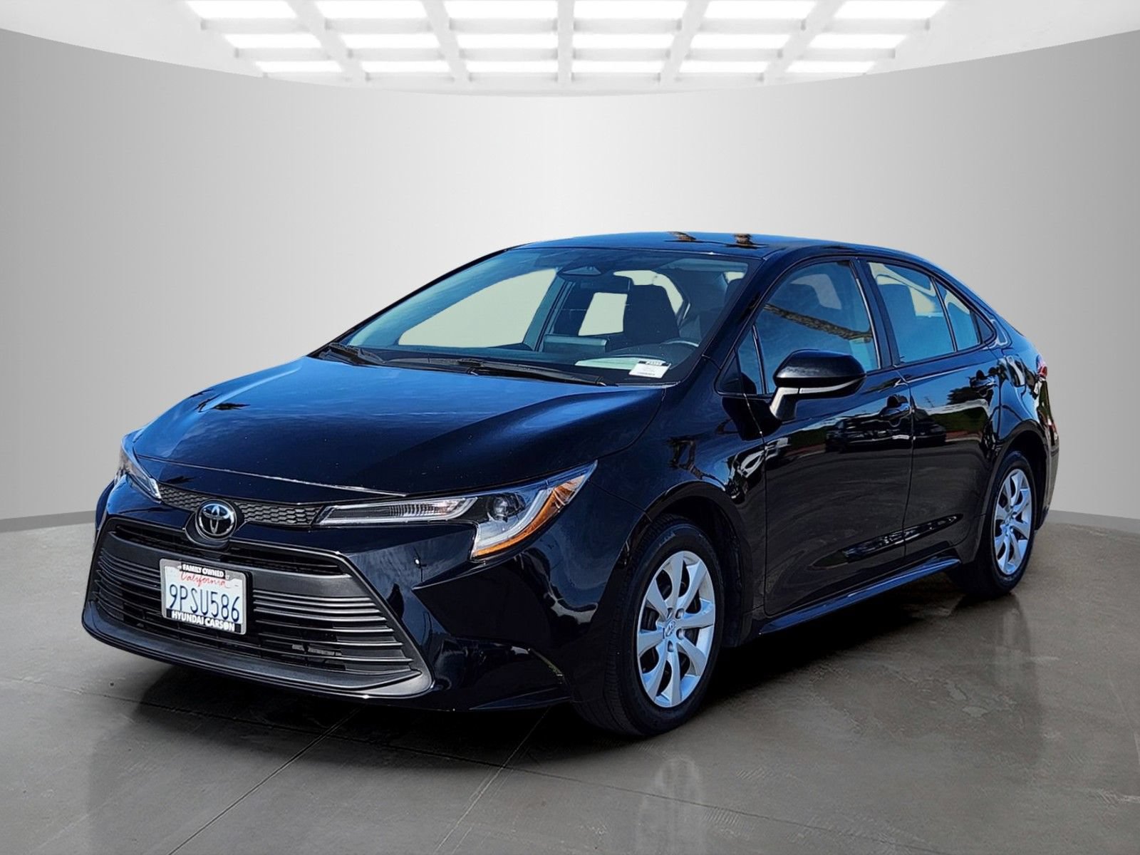 Used 2024 Toyota Corolla LE FWD image 3