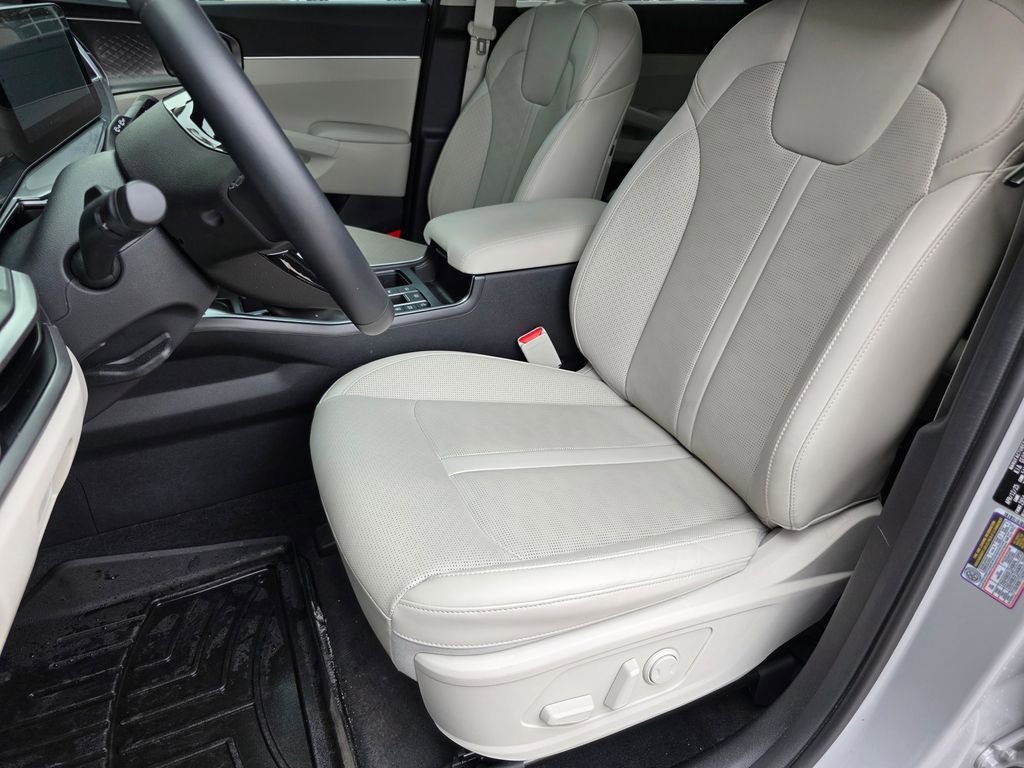 Used 2025 Kia Sorento EX w/ Panoramic Sunroof Package FWD image 20