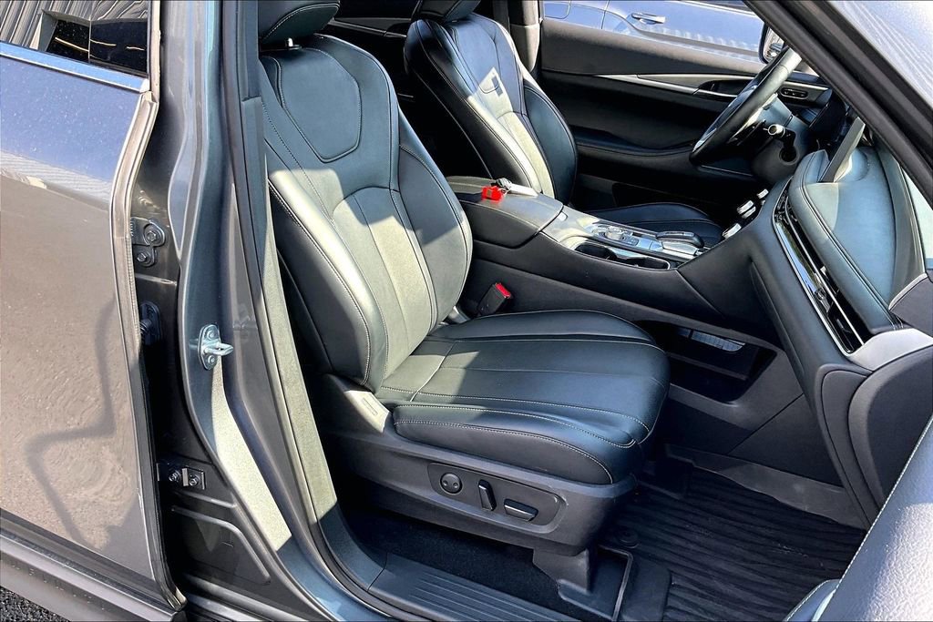 Used 2023 INFINITI QX60 Luxe image 30