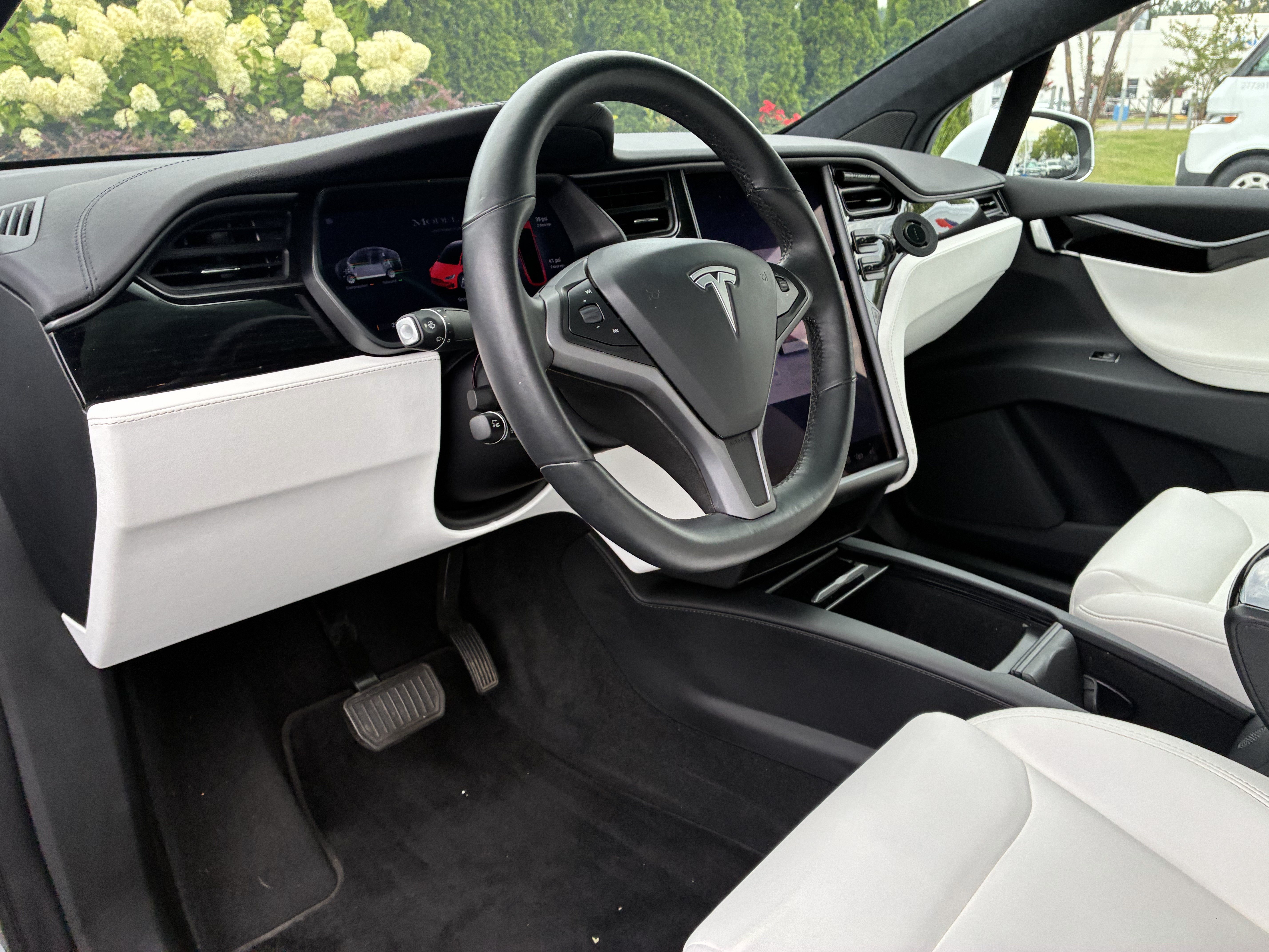 Used 2020 Tesla Model X Long Range AWD/4WD image 21
