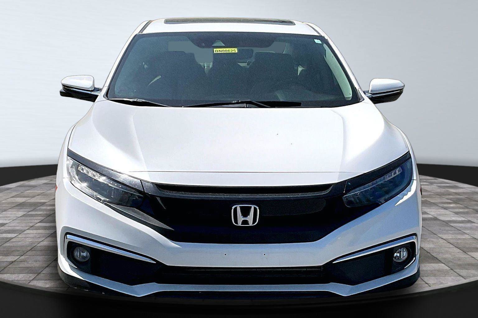 Used 2019 Honda Civic Touring image 2