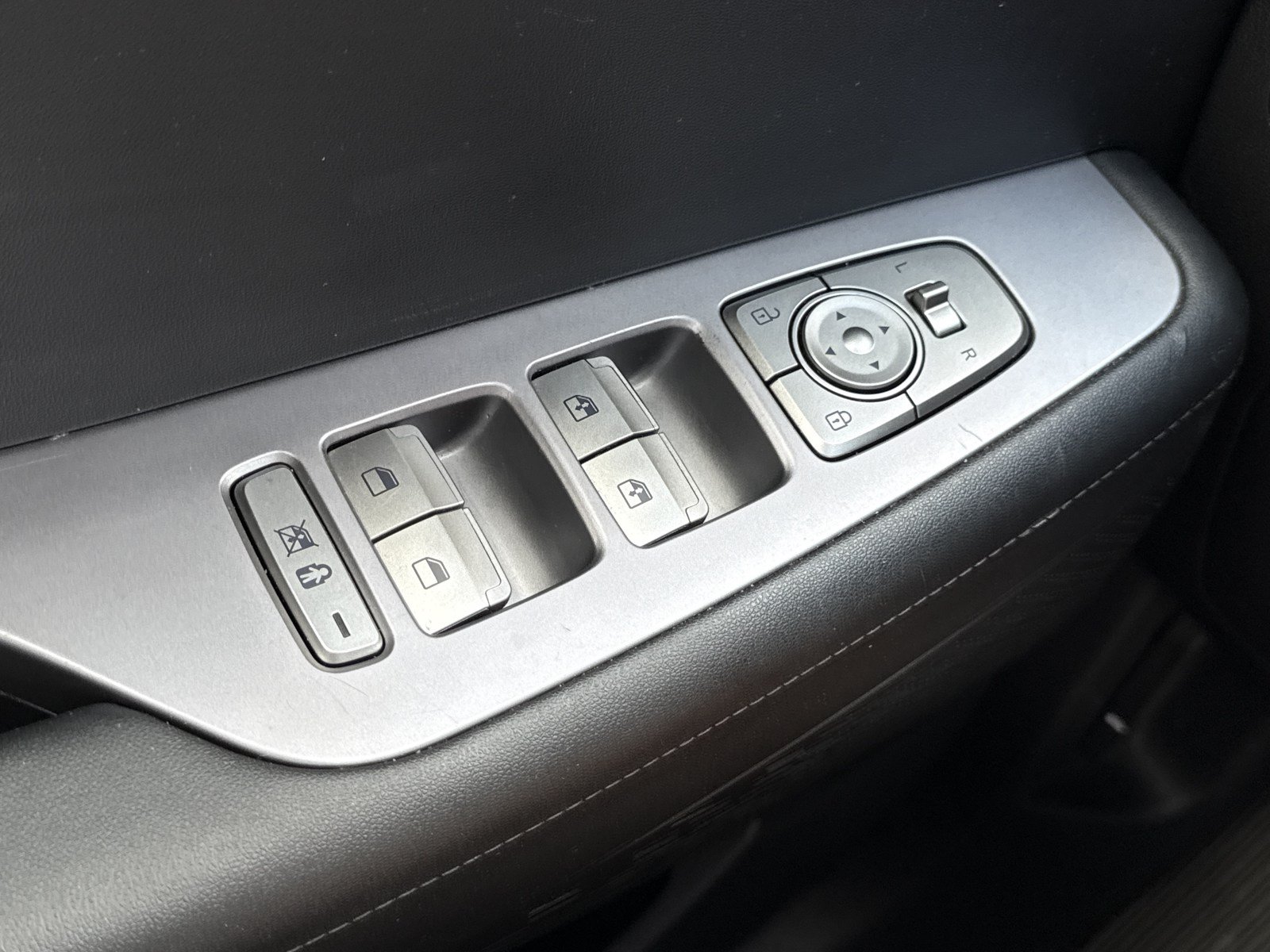 Certified 2024 Hyundai Palisade SEL FWD image 20