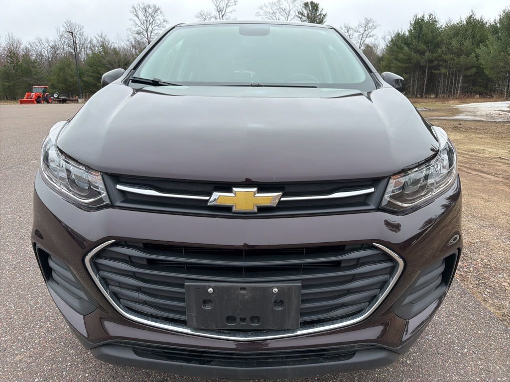 Used 2022 Chevrolet Trax LS w/ Tint and Cruise Package AWD/4WD image 2