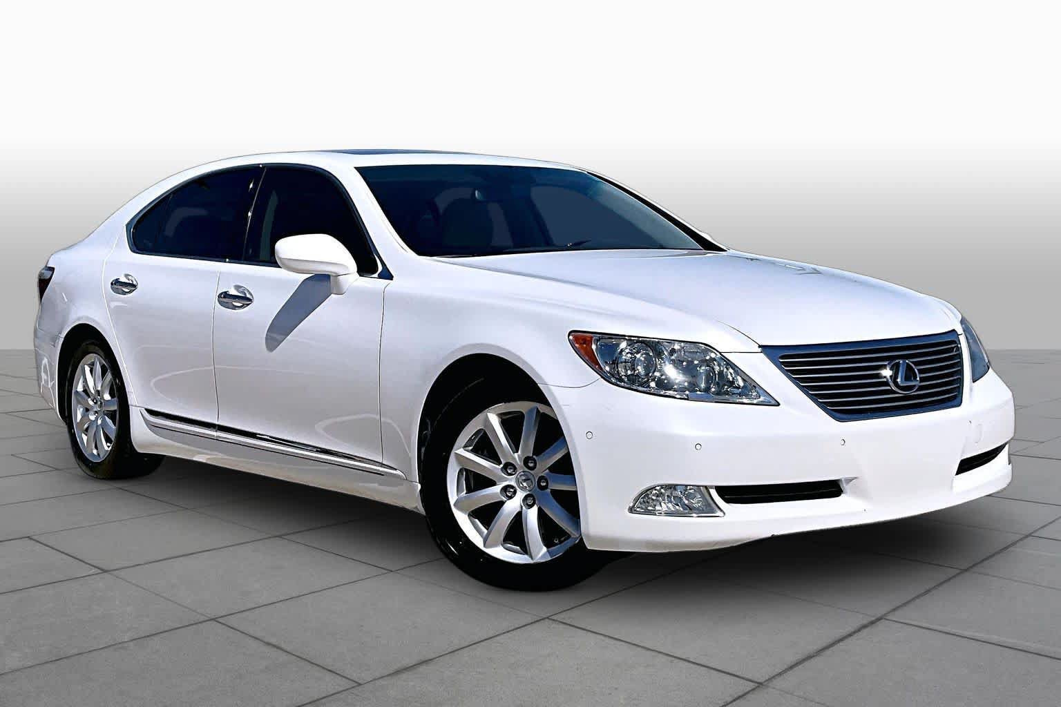 Used 2008 Lexus LS 460 RWD image 2