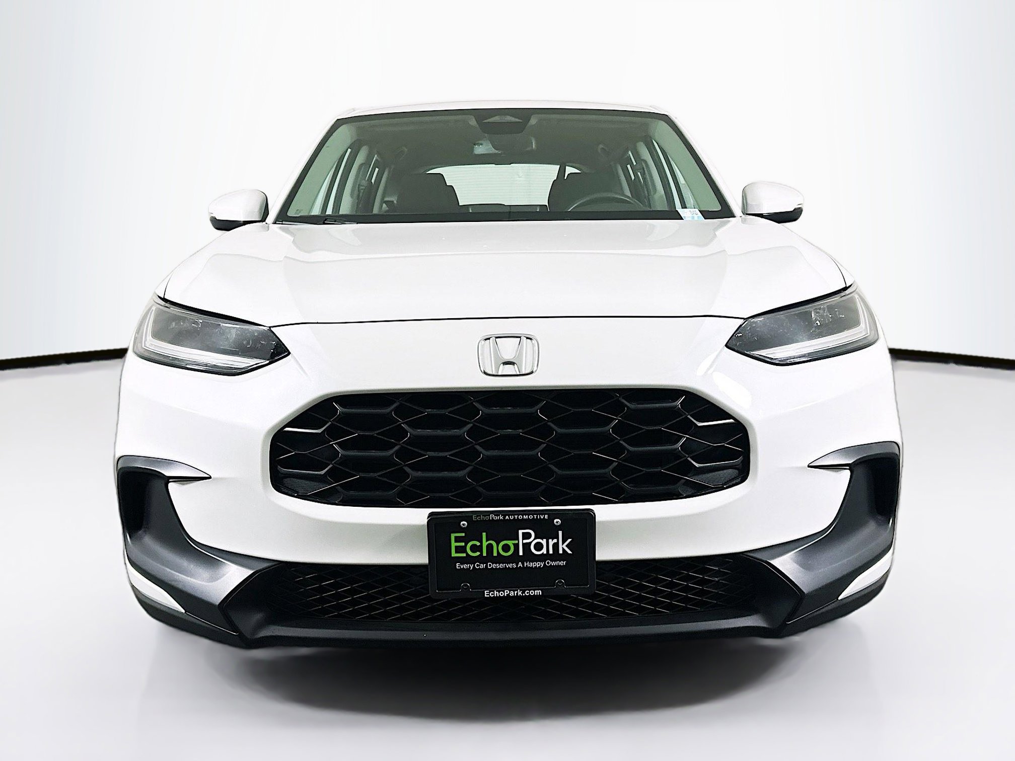 Used 2023 Honda HR-V LX image 2