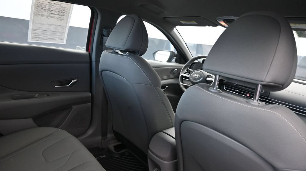 Used 2025 Hyundai Elantra Sport FWD image 15