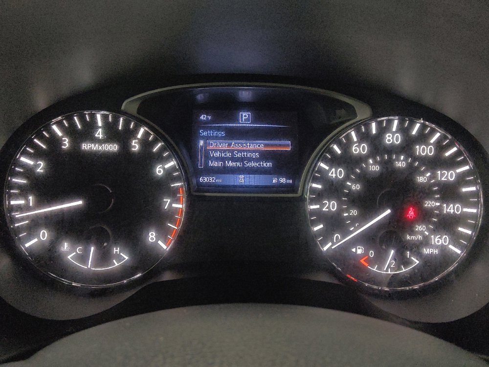 Used 2020 Nissan Pathfinder S FWD image 23