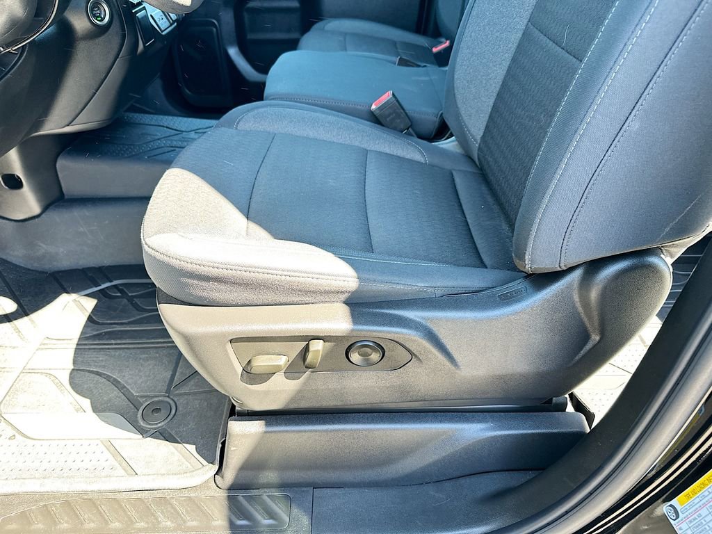 Used 2025 Chevrolet Silverado 1500 Custom w/ Turbomax Blackout Package image 9