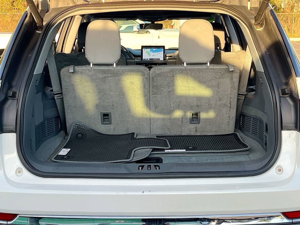 Used 2020 Lincoln Aviator Reserve w/ Equipment Group 202A image 27