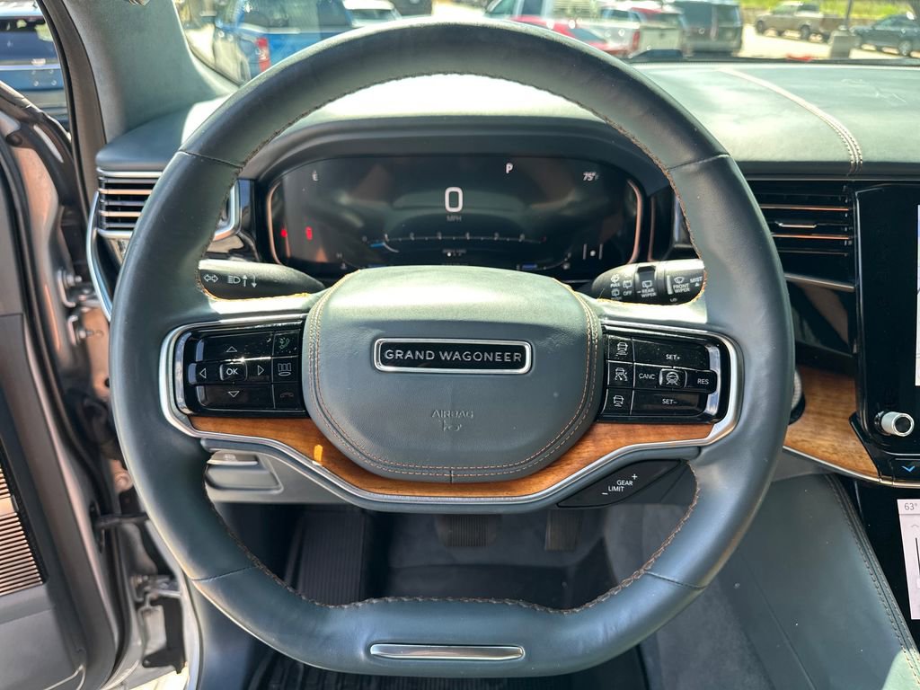 Used 2022 Jeep Grand Wagoneer Series III w/ Rear Seat Video Group 1 AWD/4WD image 19