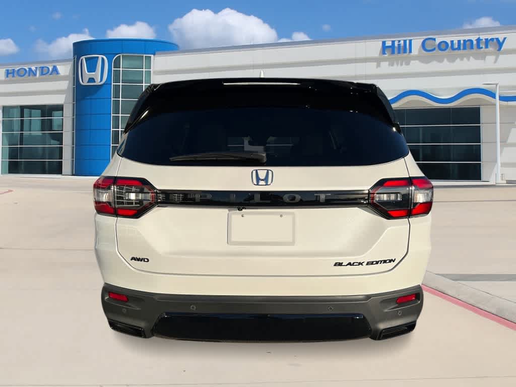 New 2026 Honda Pilot Black Edition image 4