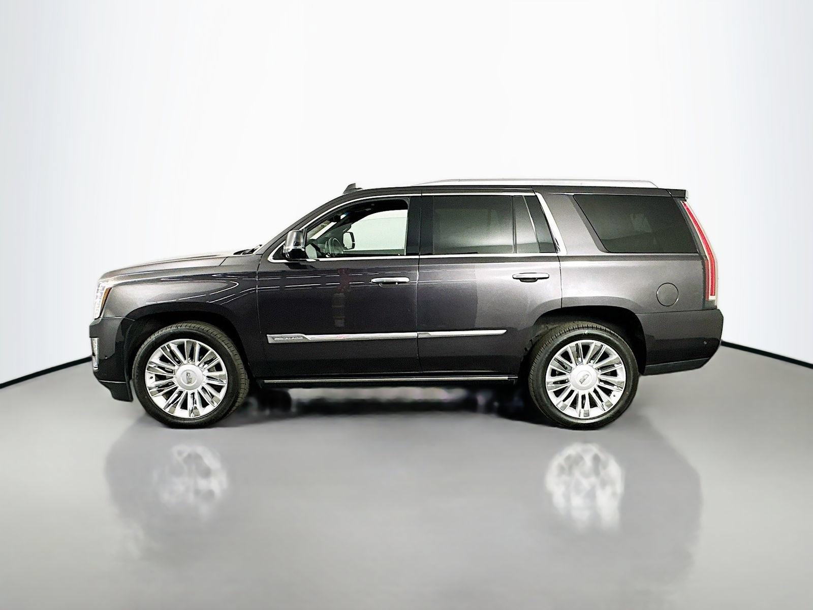 Used 2017 Cadillac Escalade Platinum AWD/4WD image 5