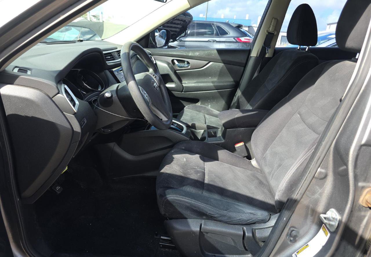 Used 2016 Nissan Rogue S image 10