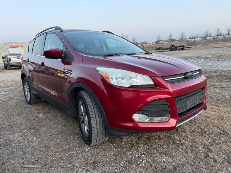 Used 2016 Ford Escape SE w/ Equipment Group 201A image 2