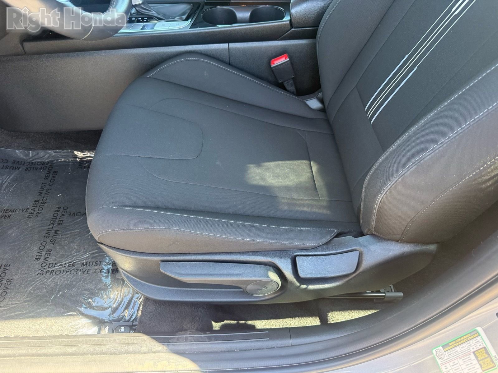 Used 2025 Hyundai Elantra SEL image 14