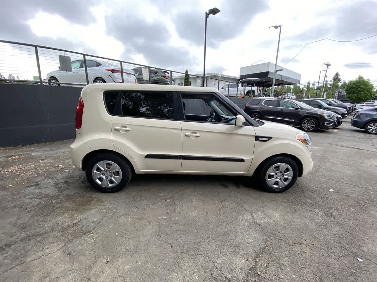 Used 2012 Kia Soul FWD image 7