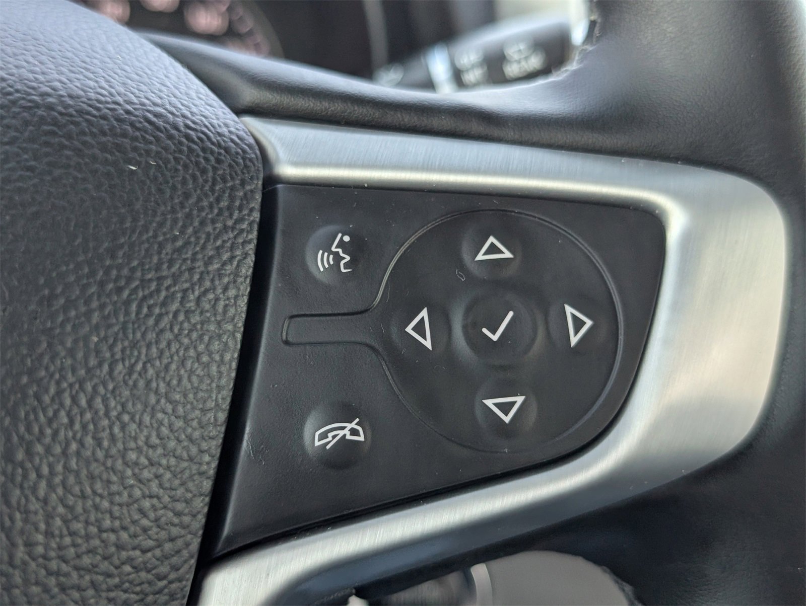 Used 2024 GMC Terrain SLT w/ Infotainment Package II image 26