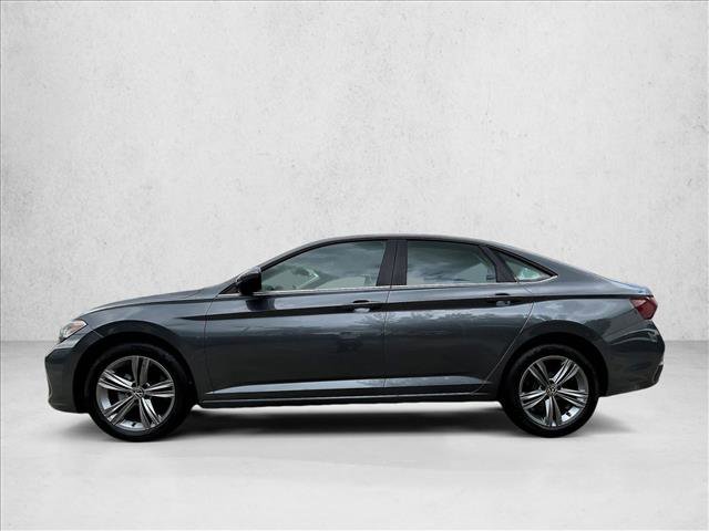 Used 2024 Volkswagen Jetta SE FWD image 6