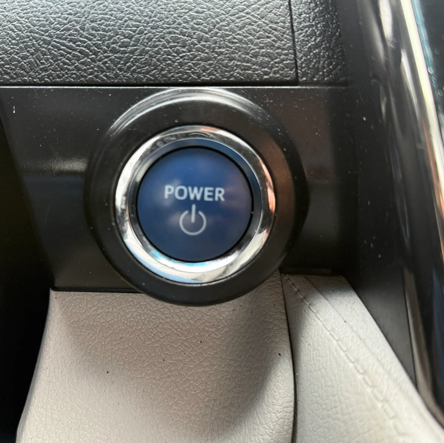 Used 2014 Toyota Camry LE FWD image 18