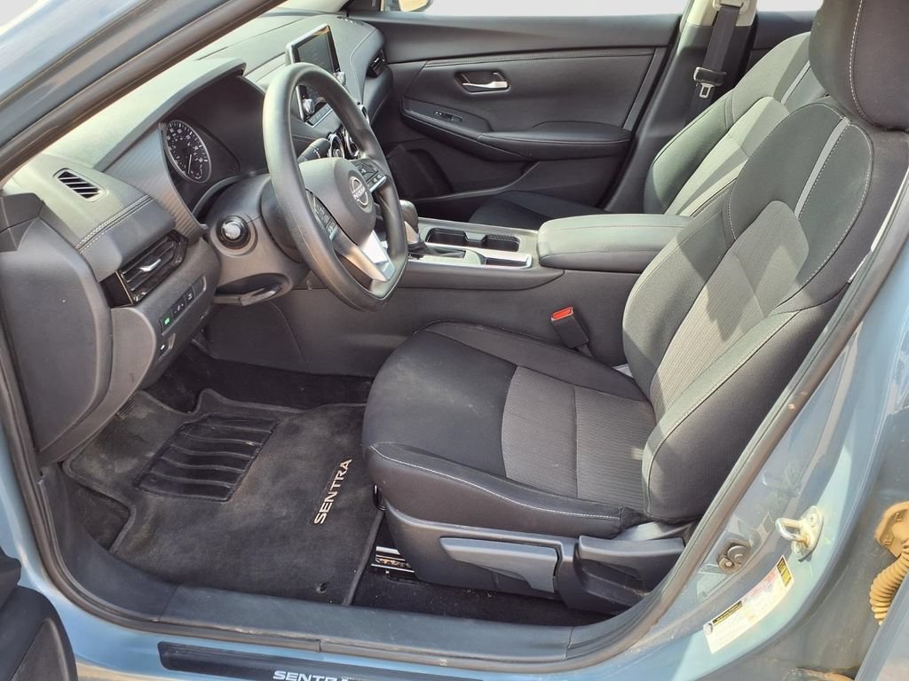 Used 2025 Nissan Sentra SV FWD image 22