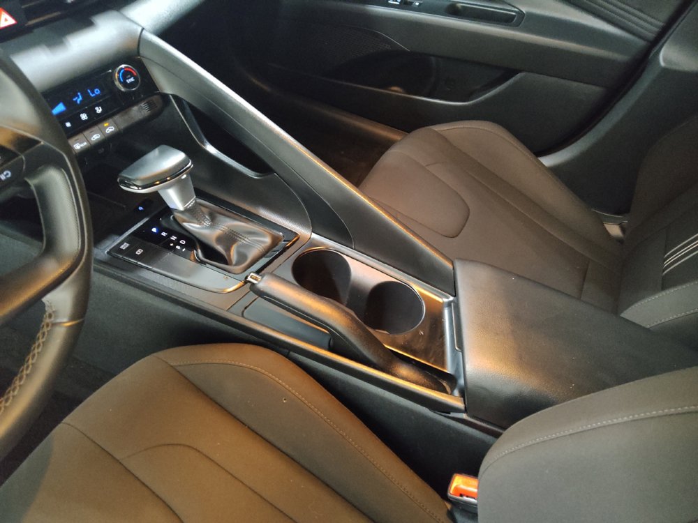 Used 2025 Hyundai Elantra Sport FWD image 26