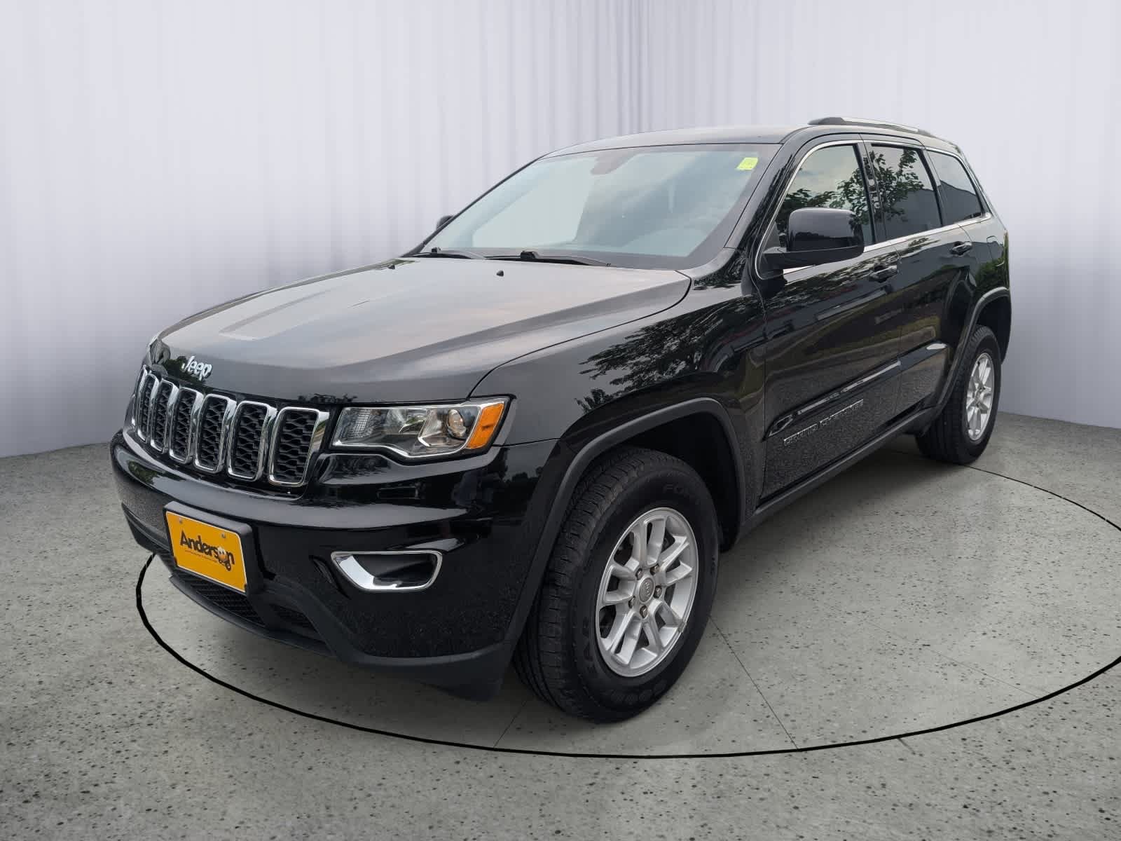 Used 2018 Jeep Grand Cherokee Laredo AWD/4WD image 7