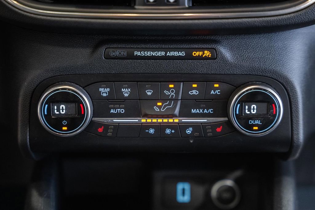 Used 2020 Ford Escape Titanium AWD/4WD image 24