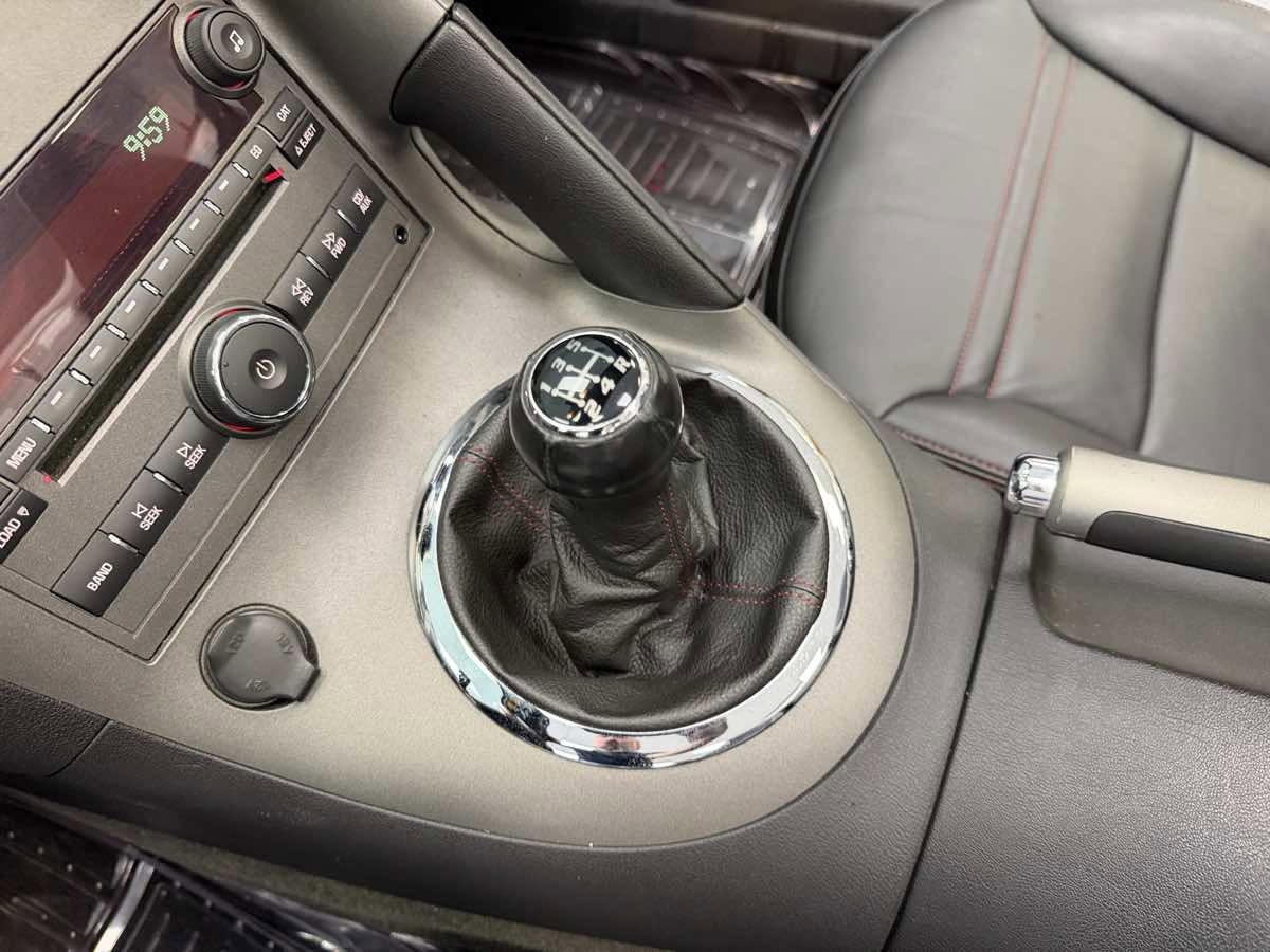 Used 2007 Pontiac Solstice GXP w/ Premium Package RWD image 24