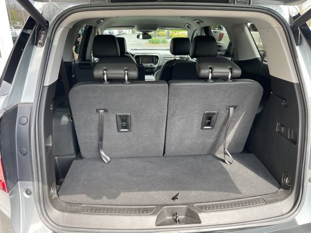 Used 2023 GMC Acadia AT4 w/ Technology Package image 15