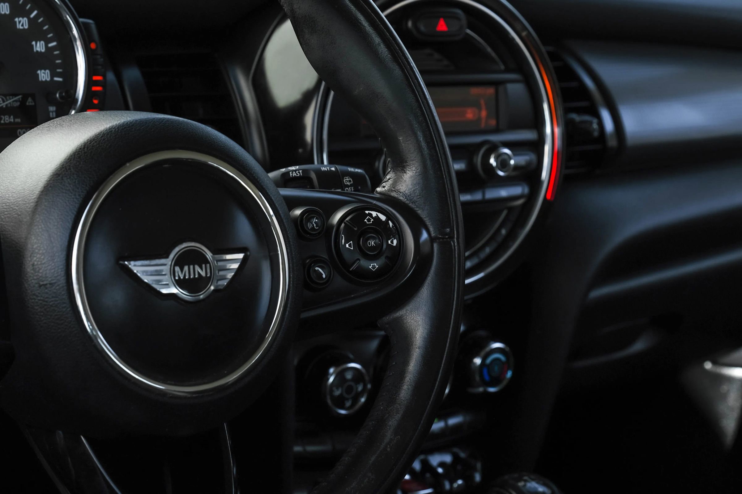 Used 2014 MINI Cooper 2-Door Hardtop image 15