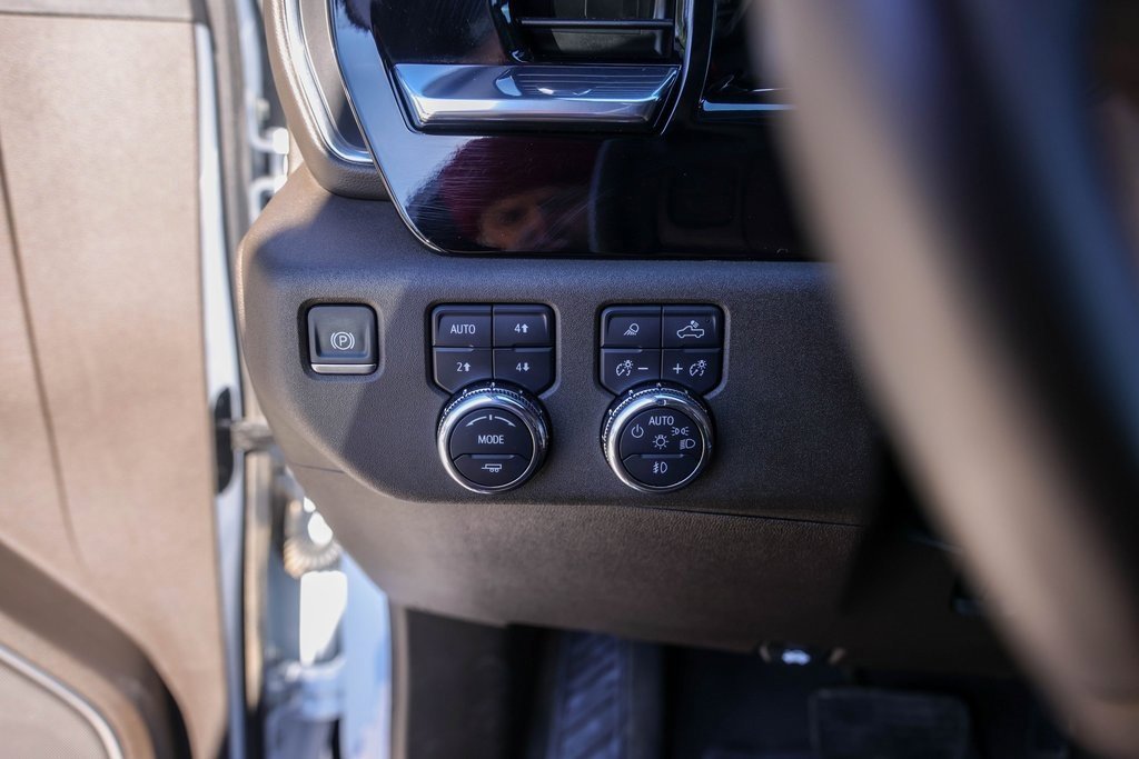 Used 2025 GMC Sierra 3500 SLT w/ Texas SLT Premium Package image 18