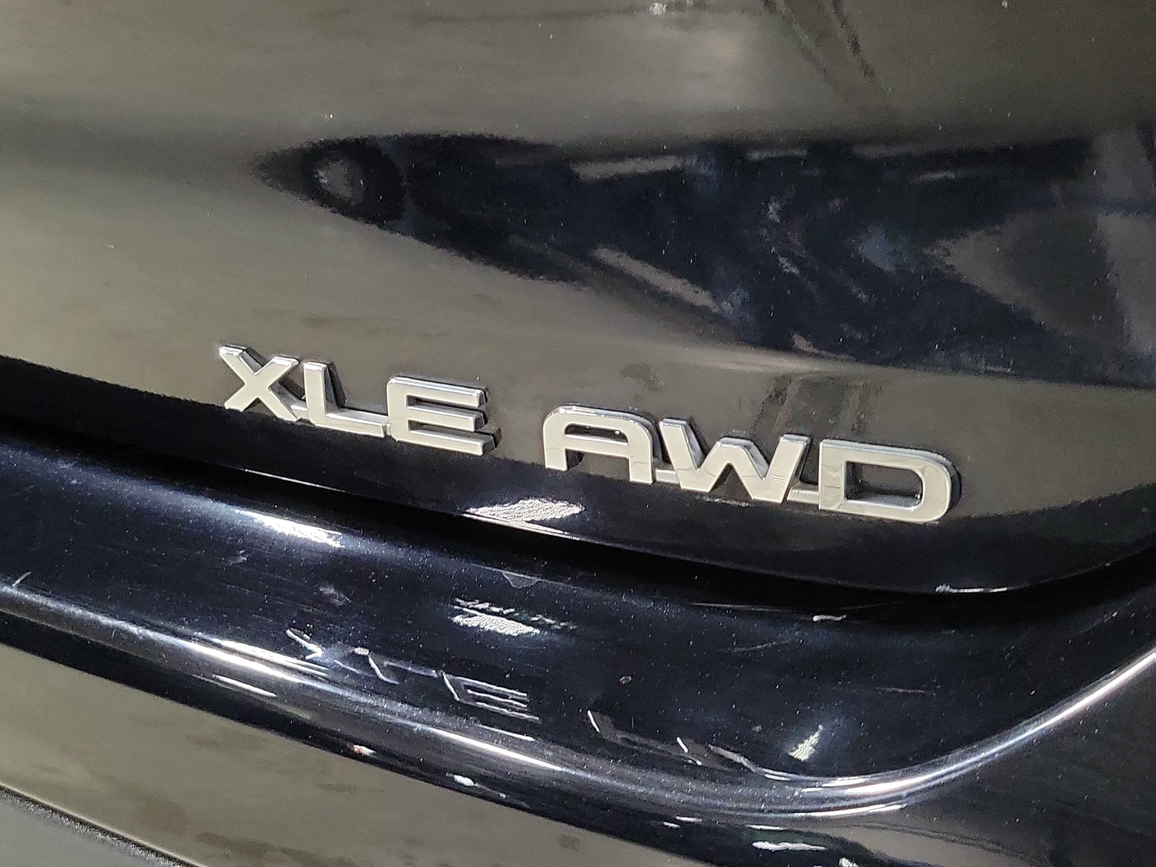 Used 2023 Toyota Highlander XLE AWD/4WD image 6